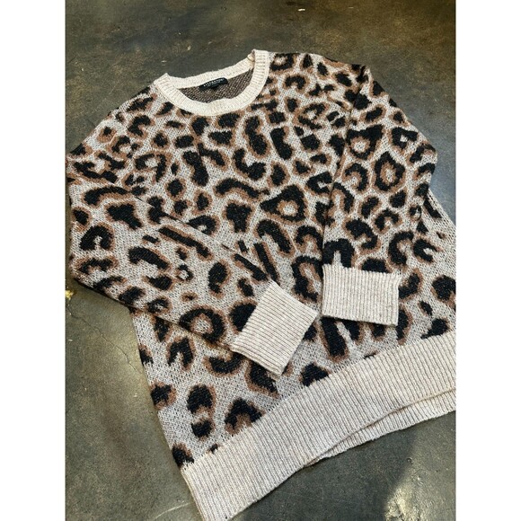 Liverpool Los Angeles Sweaters - Liverpool Los Angeles Leopard Print Sweater Womens Medium Crewneck Fuzzy Knit